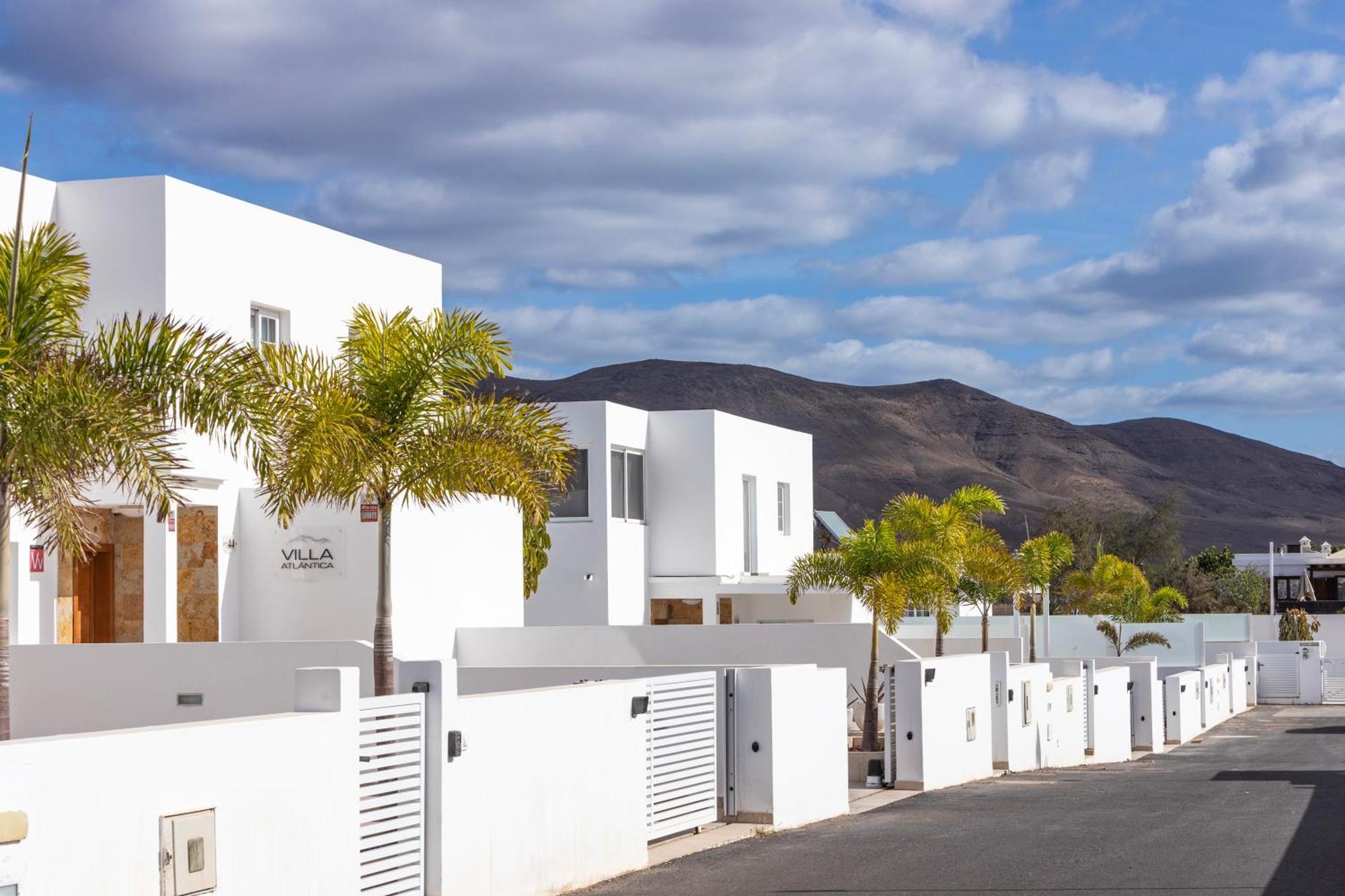 Villa Atlantica - Heated Pool In Playa Blanca Экстерьер фото